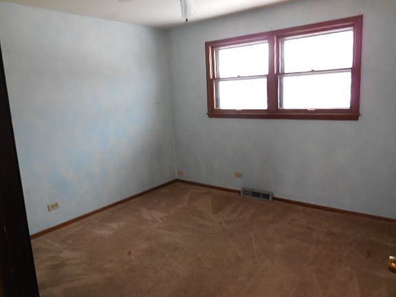 5th image of 1438 E 170th Pl