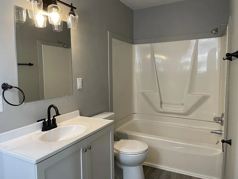 322 Broad St — Photo 9