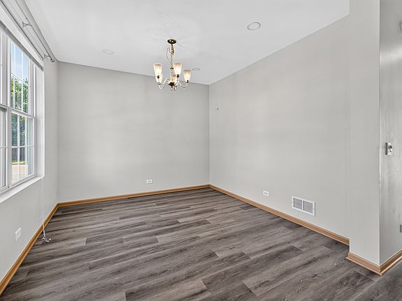 5th image of 1793 Edith Ln