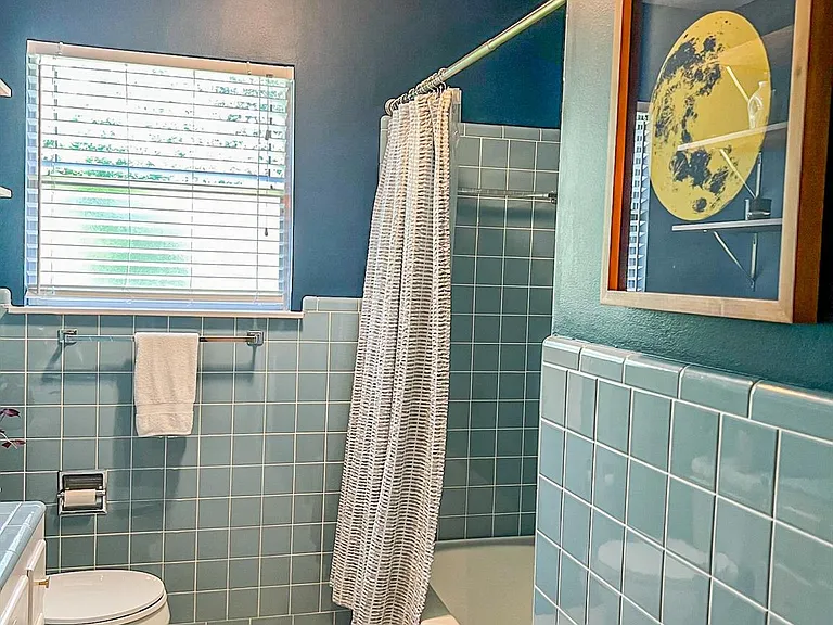 205 W Covington Dr — Photo 17