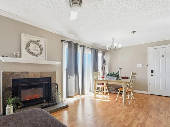 418 Garland Dr APT 238, Lake Jackson, TX 77566