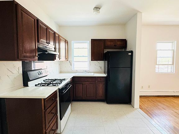 3rd image of 8704 26th Ave #2