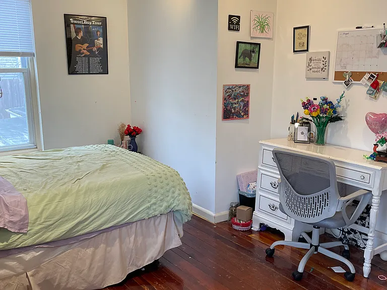 446 Krams Ave — Photo 22