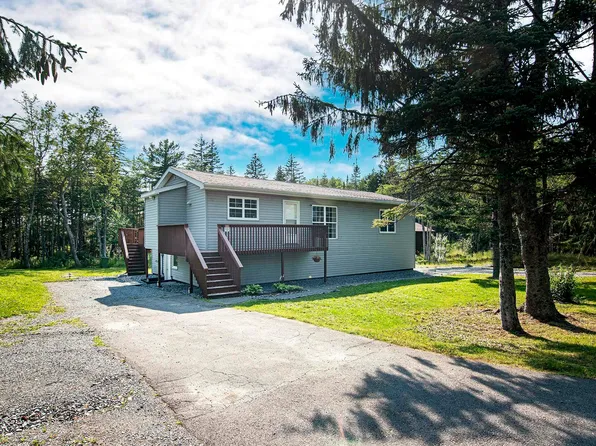 2732 Sackville Dr, Upper Sackville, NS B4E 3C3