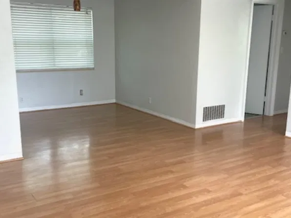 560 12th Ave NE APT 4, Saint Petersburg, FL 33701