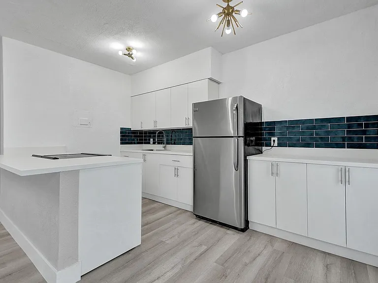 9200 East Bay Harbor Drive — Photo 23