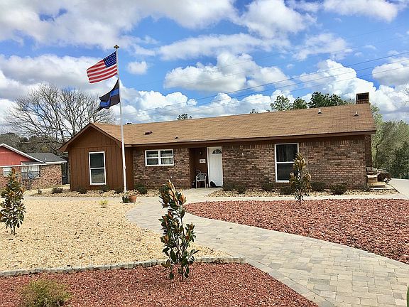 Front yard showing house