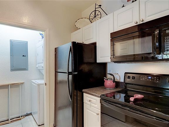 5th image of 2552 57th Cir Unit 2552