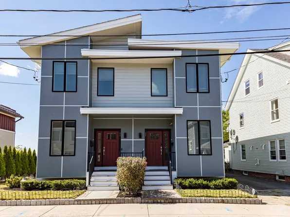 37 Bacon St Unit 37, Watertown, MA 02472