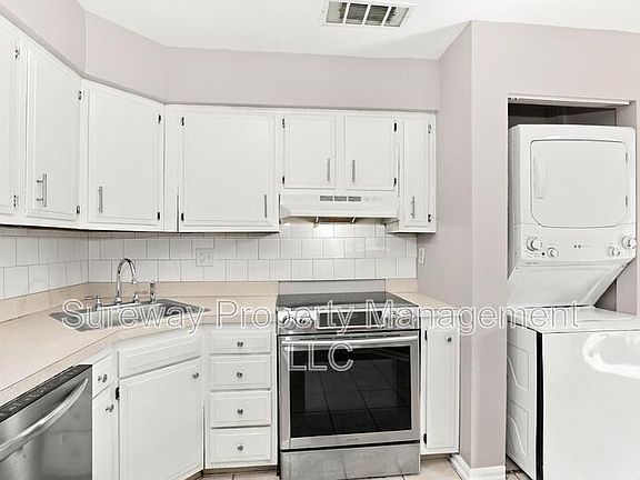 5th image of 7 Hampton Gate Dr #B