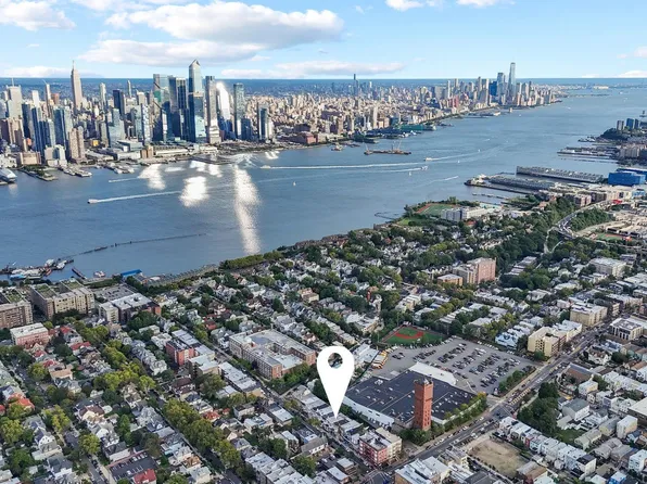 83 Liberty Place image 37 of 43