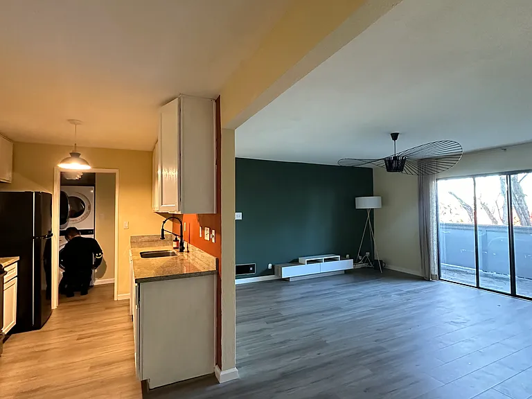 19 Claremont Ave — Photo 8