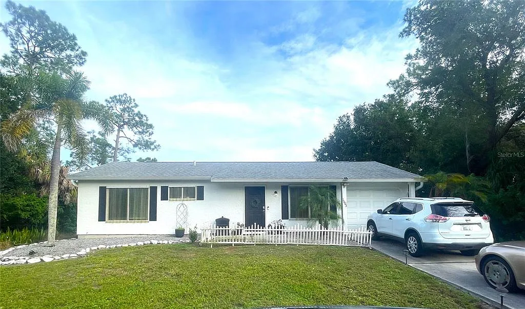 2 bed, 1.5 bath, 912 sqft, $1,800 — Photo 1