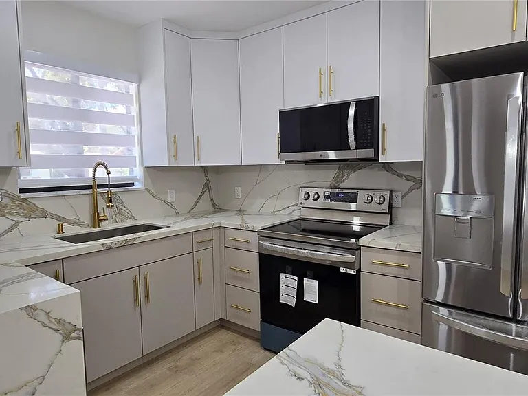 2731 SW 29th Ave — Photo 29