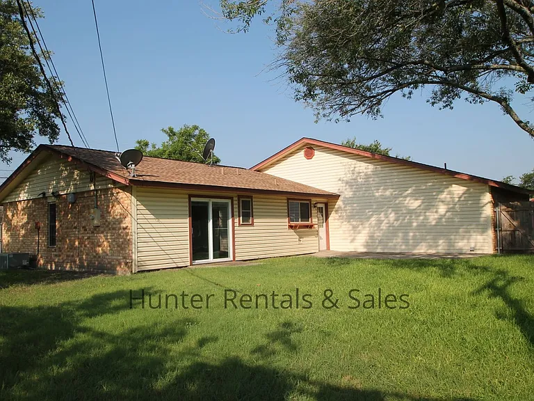 1615 Beaver Trl — Photo 10