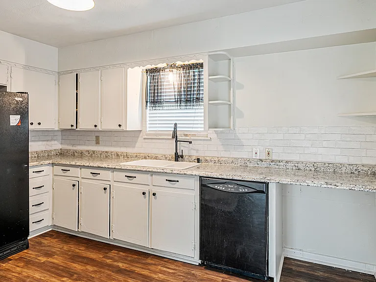 1601 Elizabeth St — Photo 11