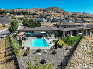 100 Mira Vista Dr, Chelan, WA 98816