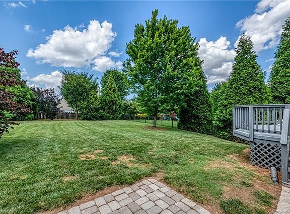 5th image of 8415 Castledown Dr