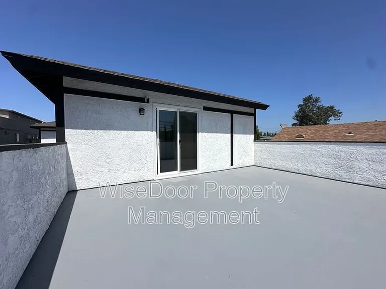810 S Flower St #1 — Photo 12