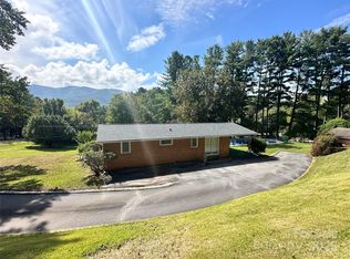236 Mountain Crest Rd, Swannanoa, NC 28778