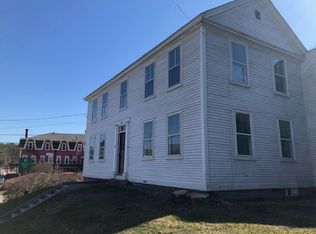 13 Maple St #13B, Henniker, NH 03242