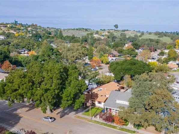309 & 311 15th St, Paso Robles, CA 93446