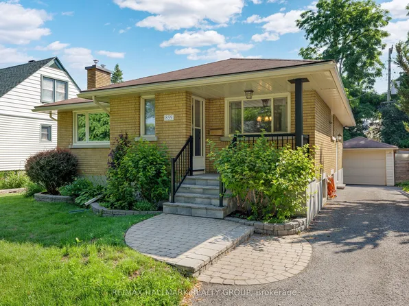 859 Duberry St, Ottawa, ON K2A 3T2