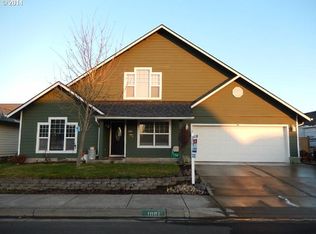 1061 Whitledge Pl, Harrisburg, OR 97446
