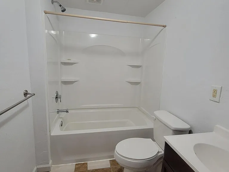 841 York St — Photo 17