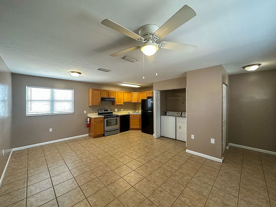 1st image of 1014 SW 1st Ave APT C