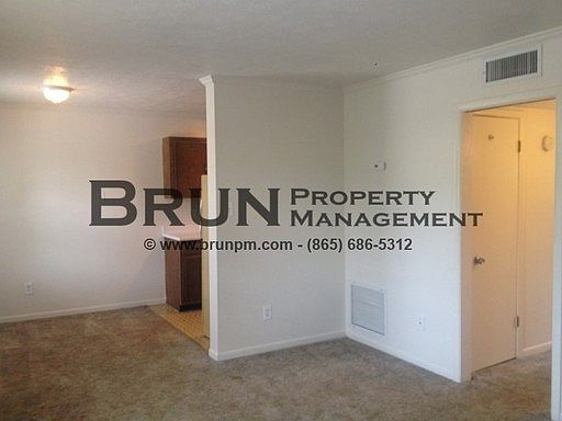 4th image of 609 E Inskip Dr APT 18