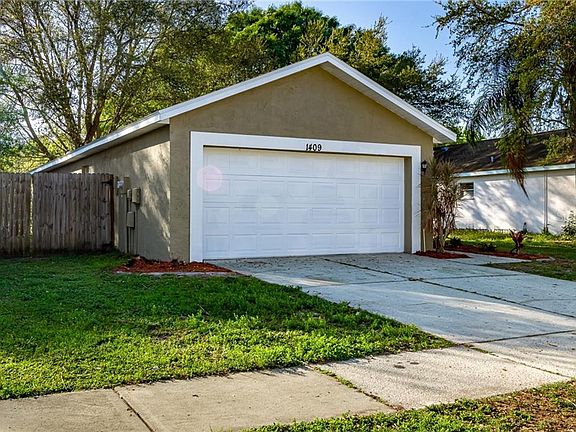 3rd image of 1409 Mohrlake Dr
