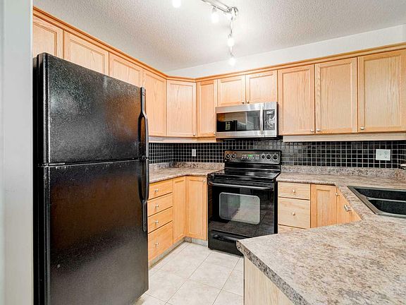 3rd image of 2371 Eversyde Ave SW #2321
