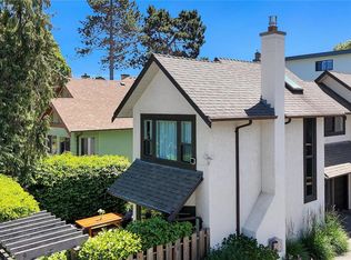 977 Convent Pl #9, Victoria, BC V8V2Y9
