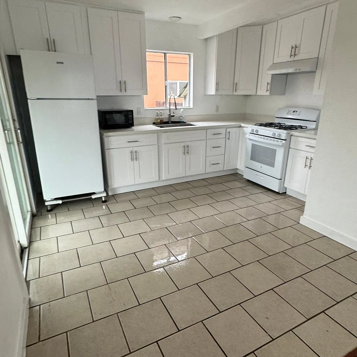 2 bed, 1485 sqft, $2,700 — Photo 4