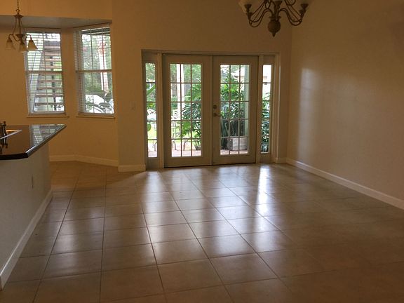 2nd image of 3418 Carriage Lake Dr