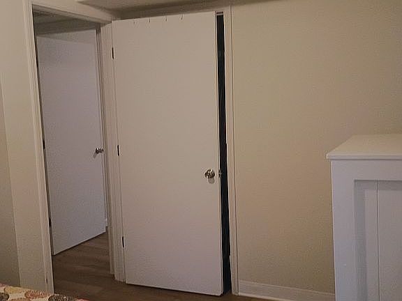5th image of 503 Junius St