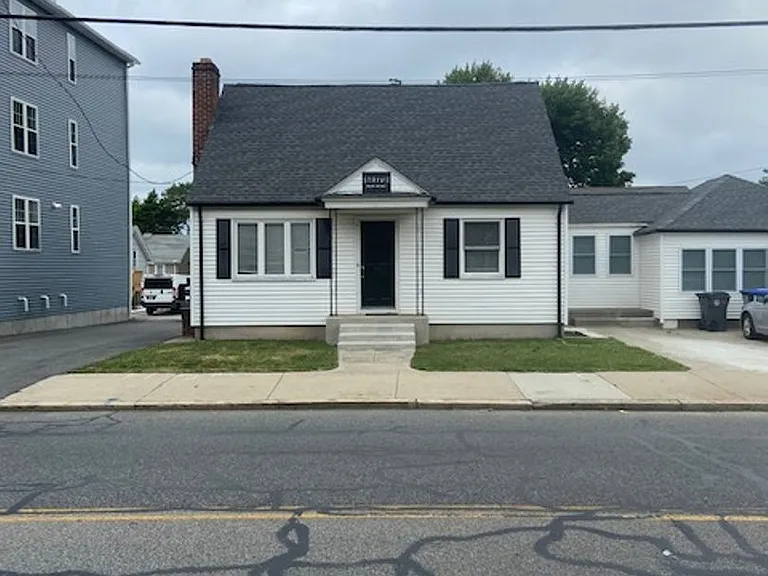 485 Admiral St — Photo 9