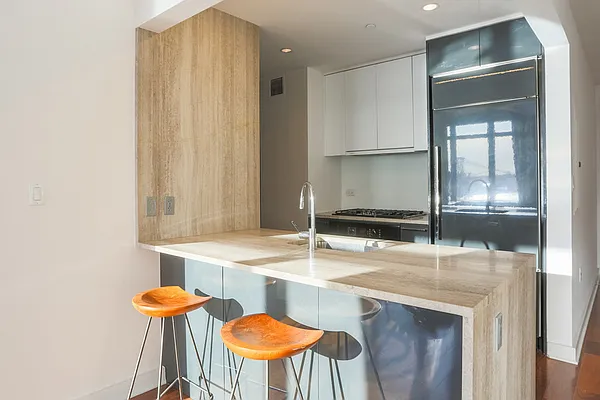 Rented by UbiQ NY | media 17
