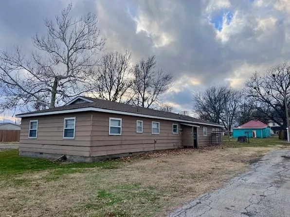140 E Church St, Moran, KS 66755