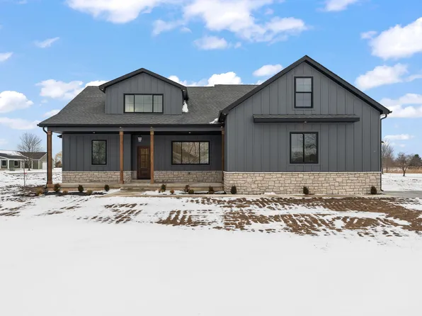 3979 Tomahawk Cir, La Porte, IN 46350