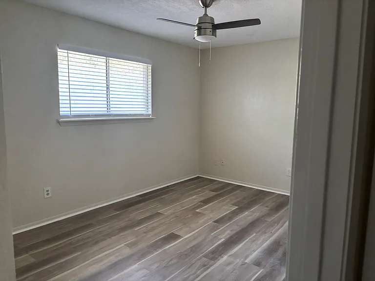 5058 Eider Dr — Photo 2