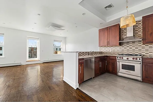 Sold by Brooklyn Bridge | media 1