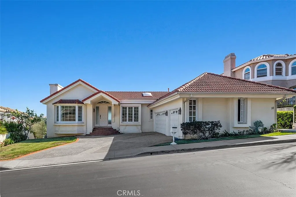 7 bed, 5587 sqft, $14,000 — Photo 1