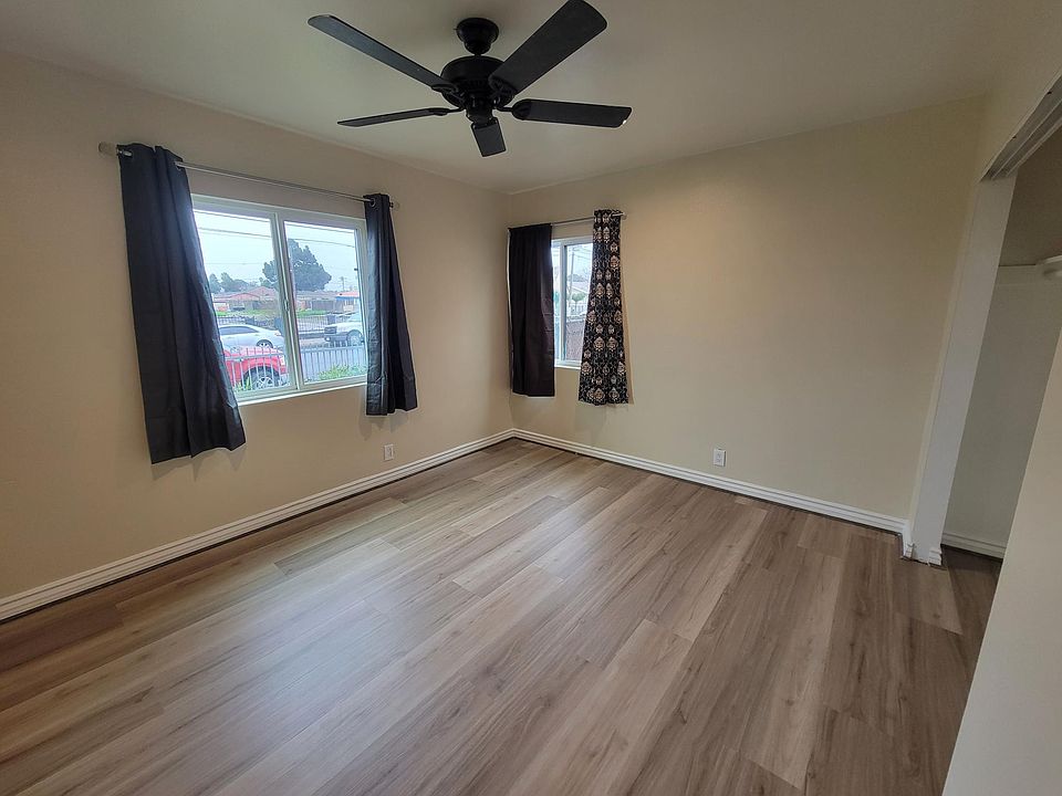 1st image of 1105 W 93rd St