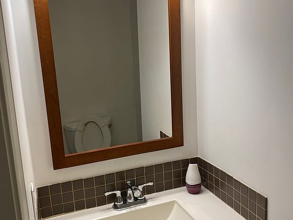 3rd image of 139 Walnut Island Blvd