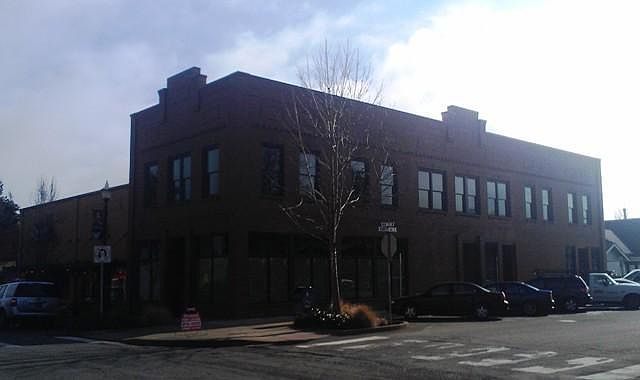 1st image of 119 Monmouth Ave S