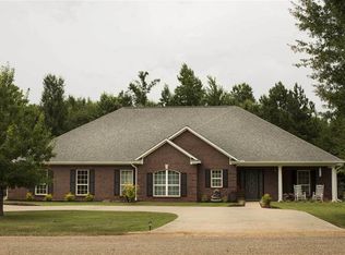 30 Saddlebrook Dr, Texarkana, TX 75501