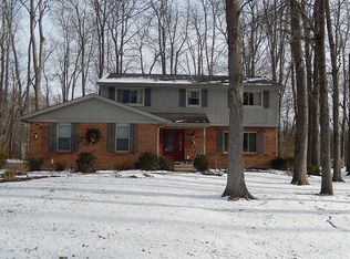 6392 Roth Ridge Dr, Loveland, OH 45140