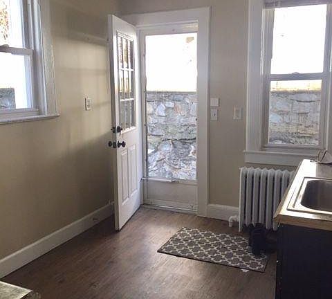 3rd image of 388 Elwood Ave